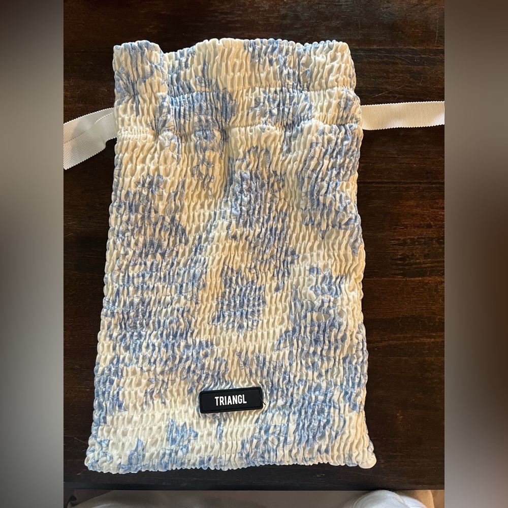 Traingl bathing suit bag